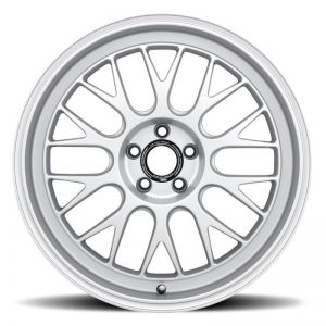 fifteen52 Holeshot RSR Wheels